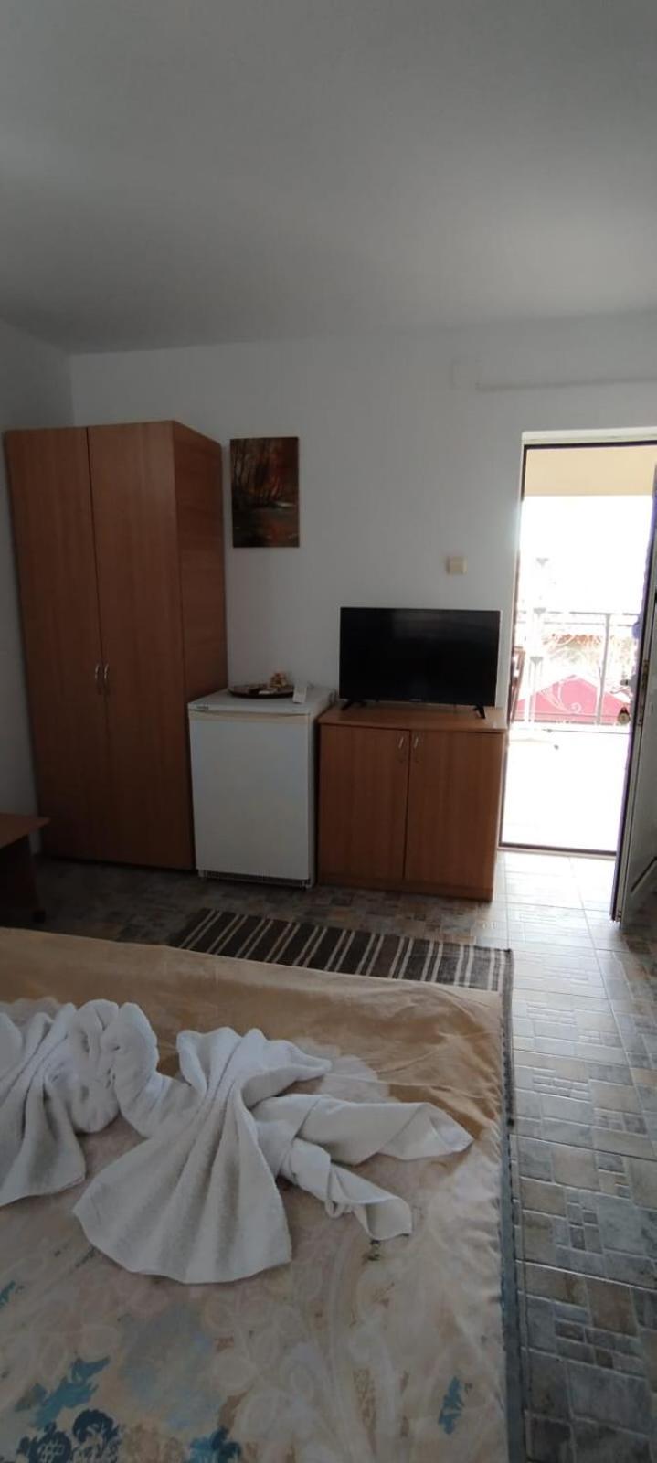 Hotel Zambilelor 3 Două Mai Exterior foto