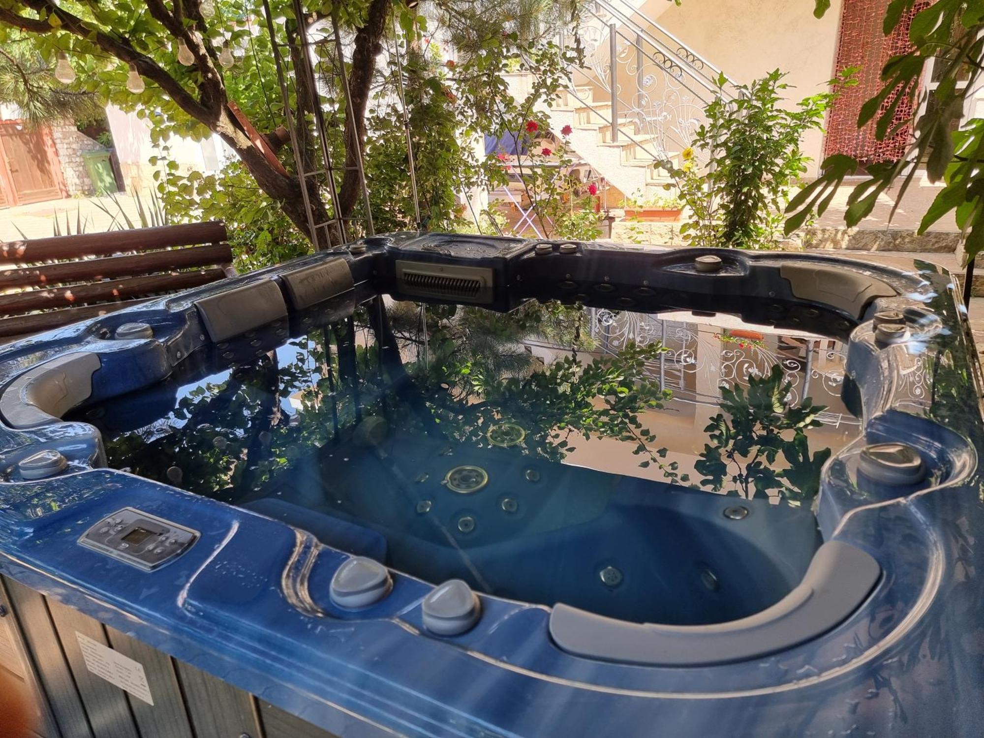 Hotel Zambilelor 3 Două Mai Exterior foto